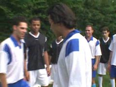 Fusballer lutschen sich die Schwänze (0)